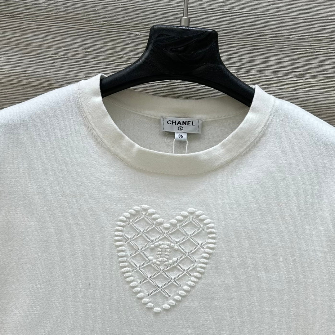 25 new products, love double C knitted short-sleeved top