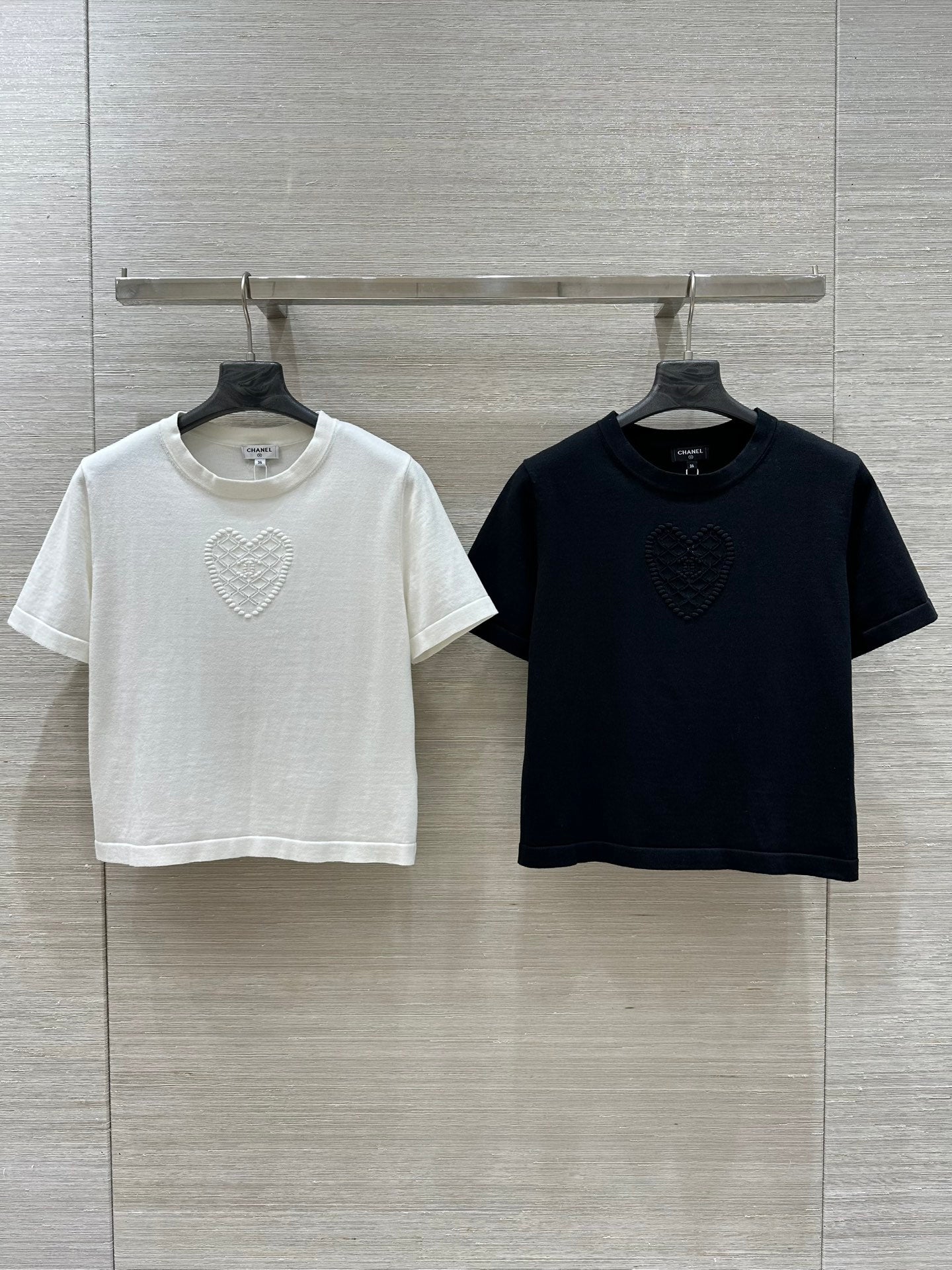 25 new products, love double C knitted short-sleeved top