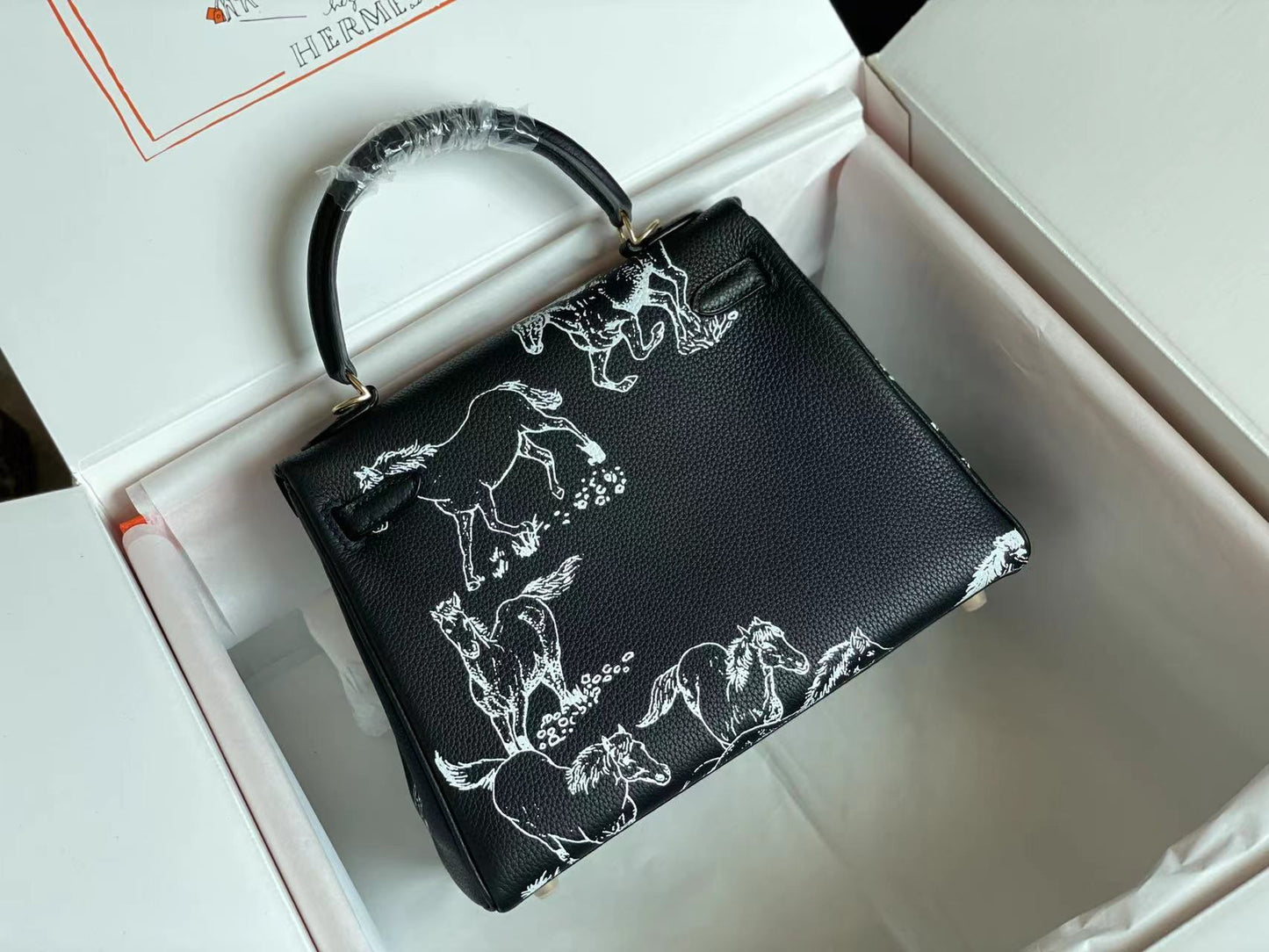 BAG IN BLACK CALFSKIN WITH WHITE STICKER (MADE - TO - ODER)