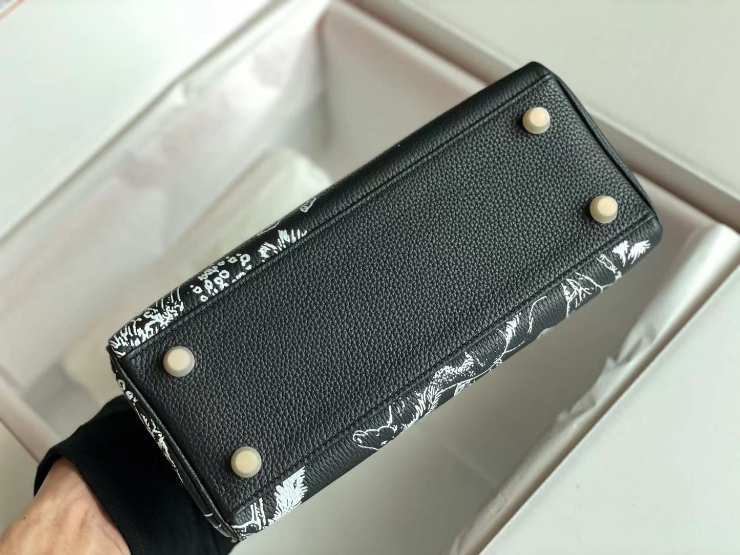 BAG IN BLACK CALFSKIN WITH WHITE STICKER (MADE - TO - ODER)
