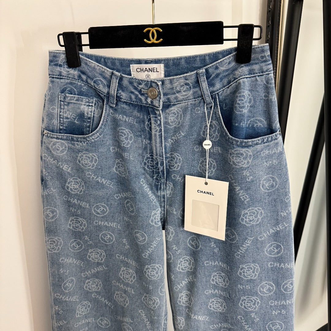 25 Camellia logo letter print high waisted straight leg denim pants