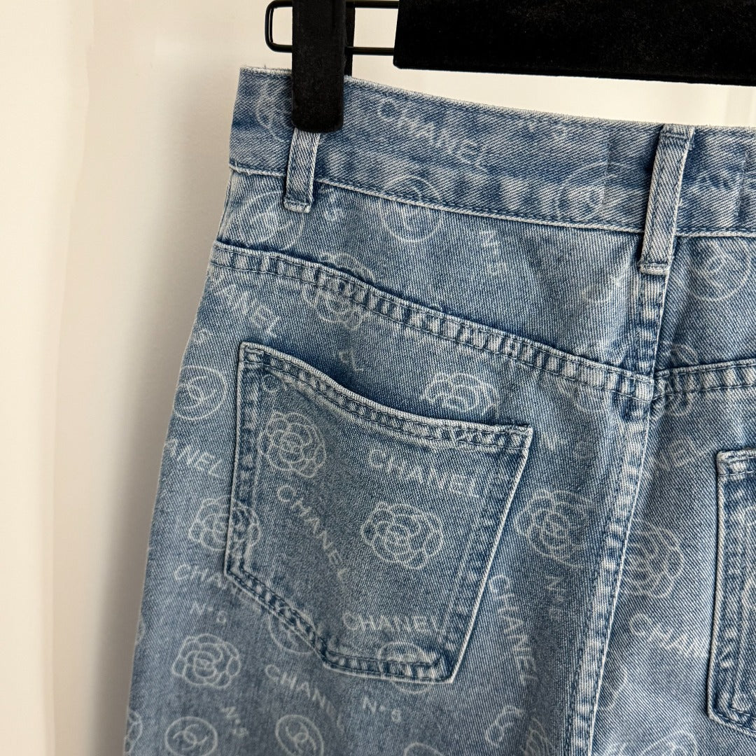 25 Camellia logo letter print high waisted straight leg denim pants