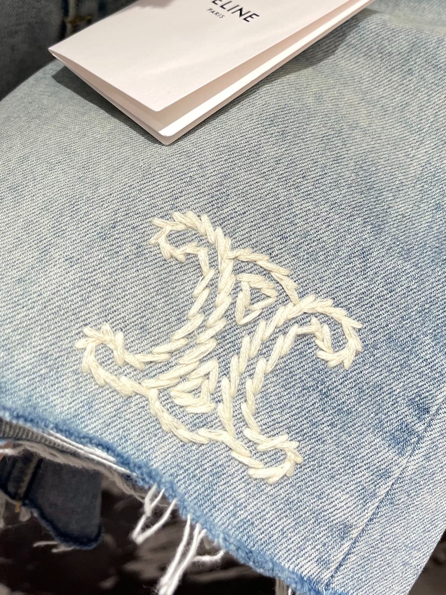 CE 25Ss spring and summer new logo embroidered burlap ripped denim shorts