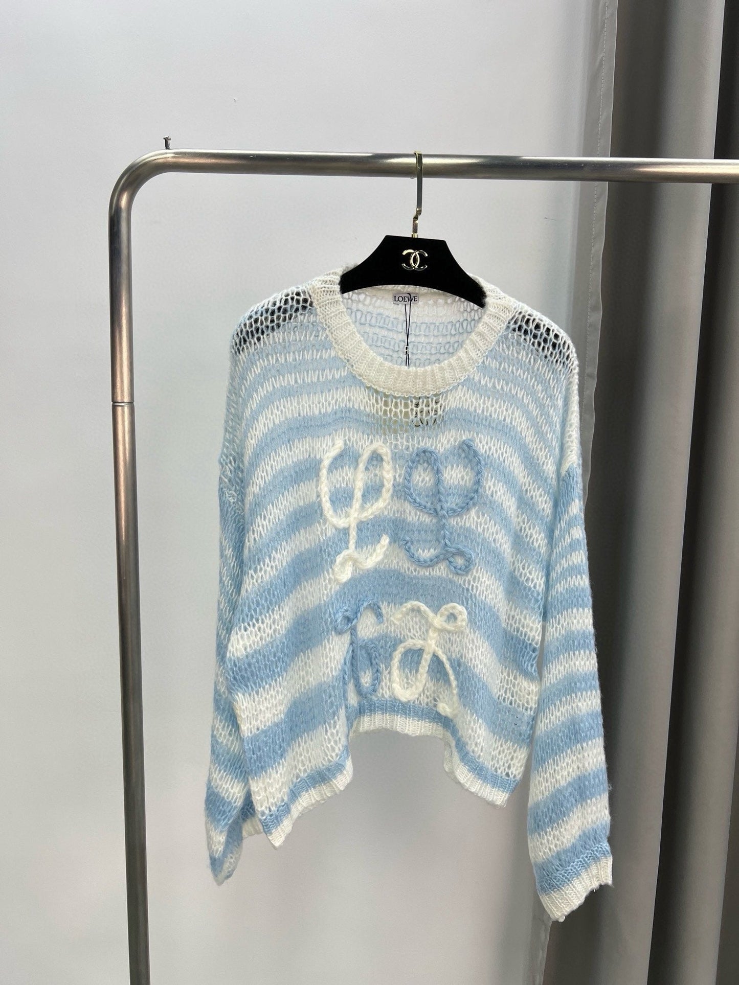 25 Seahorse hair long-sleeved sweater