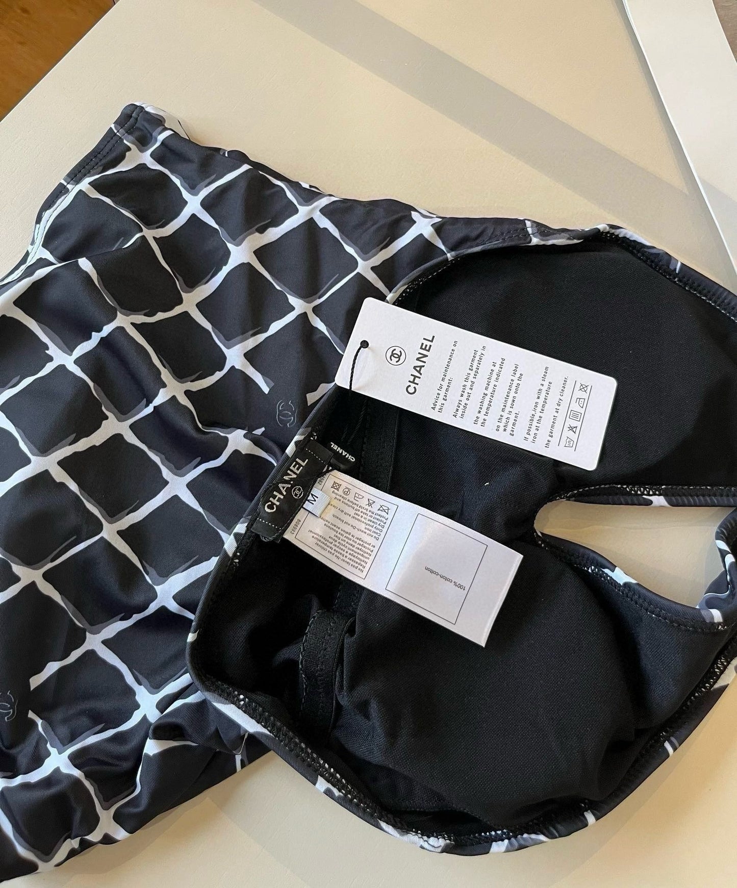BIKINI SWIMSUIT SET IN WHITE CHECKERED PRINT ON BLACK BACKGROUND 624545