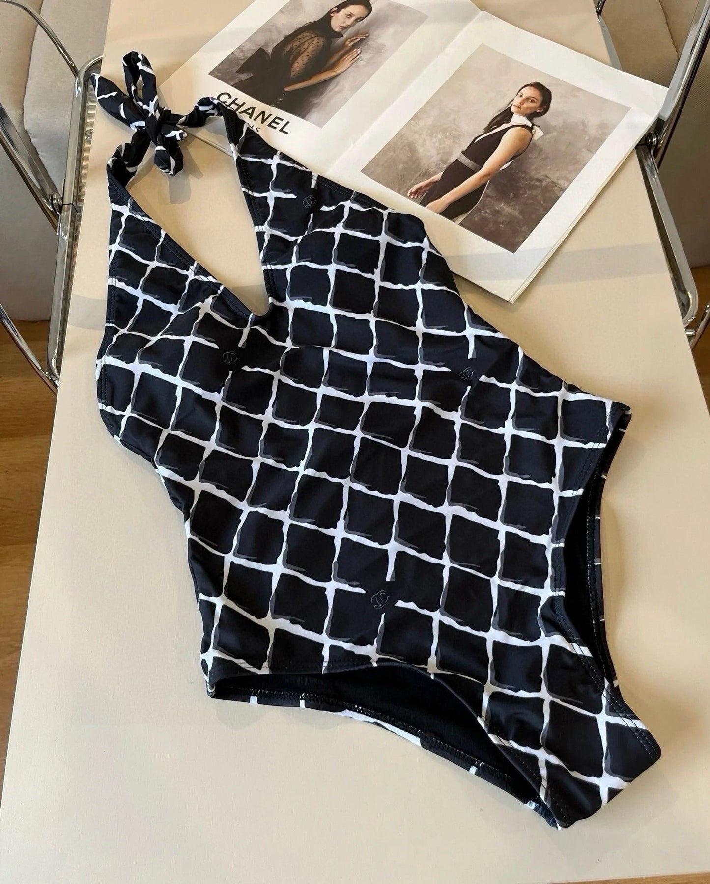 BIKINI SWIMSUIT SET IN WHITE CHECKERED PRINT ON BLACK BACKGROUND 624545