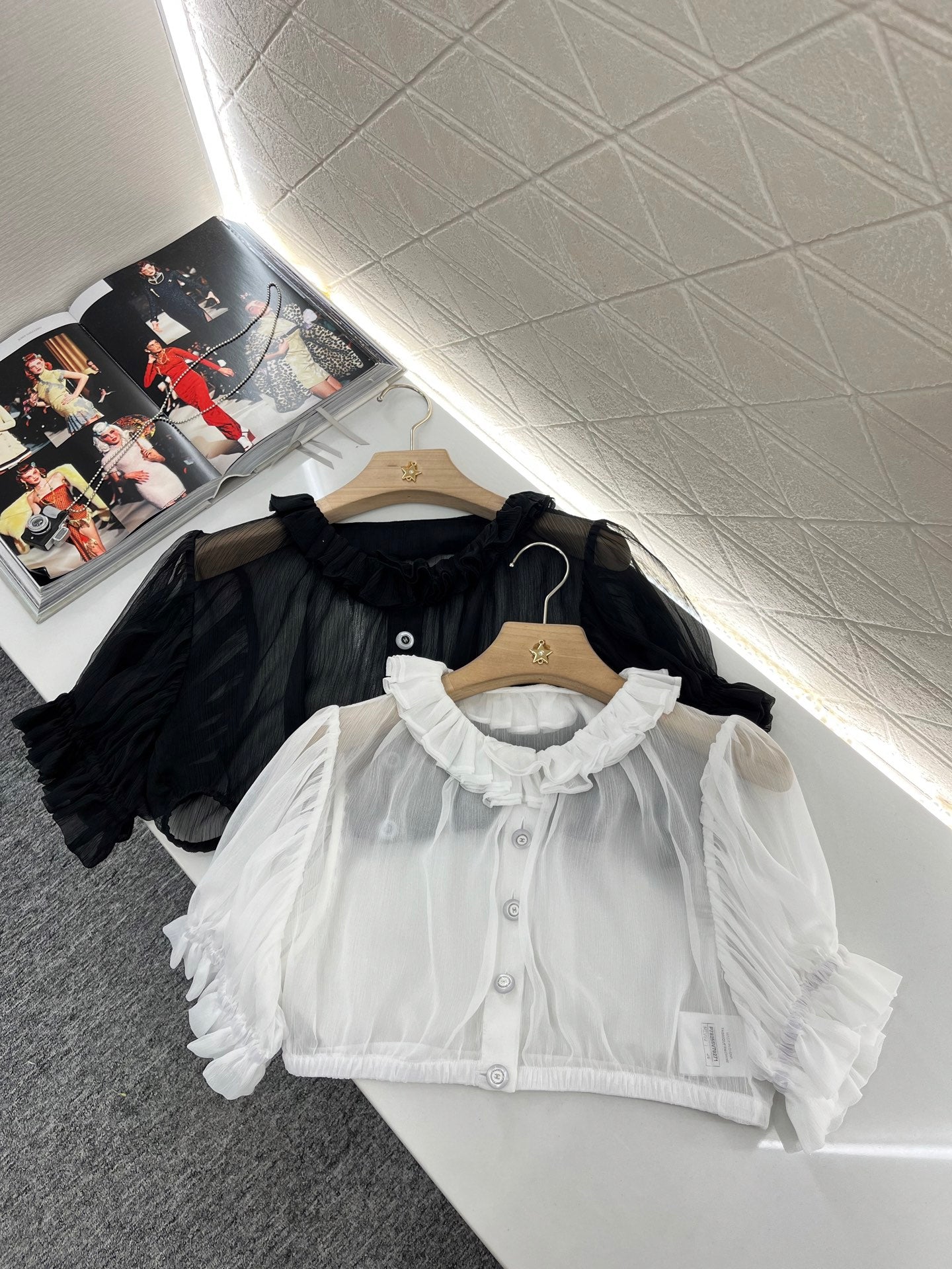 2025 new products Short waist lace see-through top