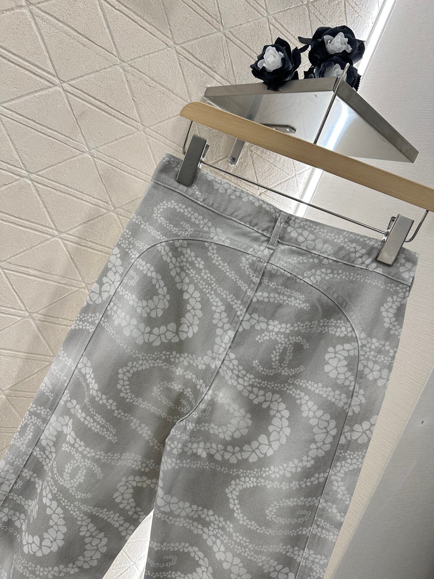 C 2025 new product Laser flared denim trousers
