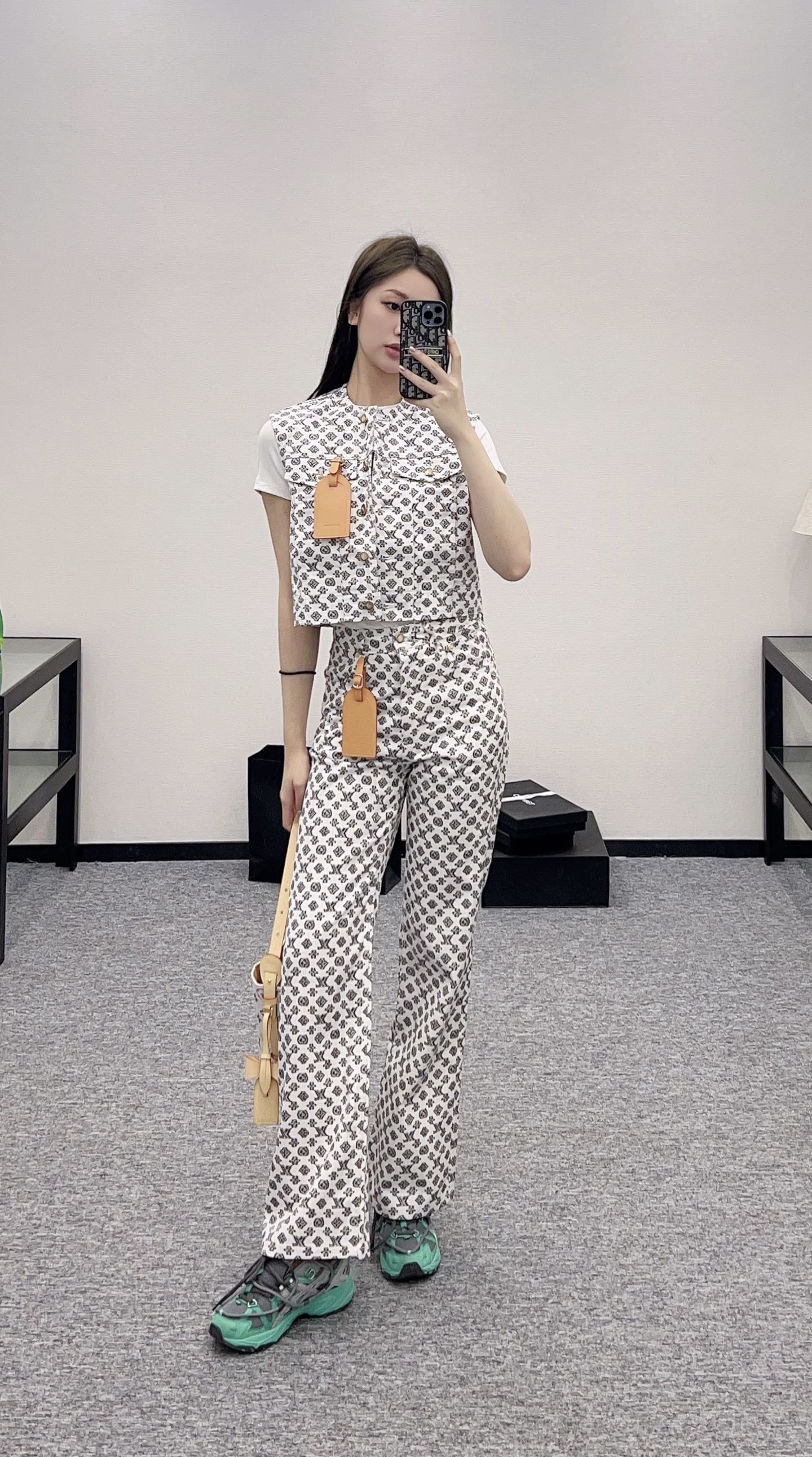 L 2025 new products Denim trousers