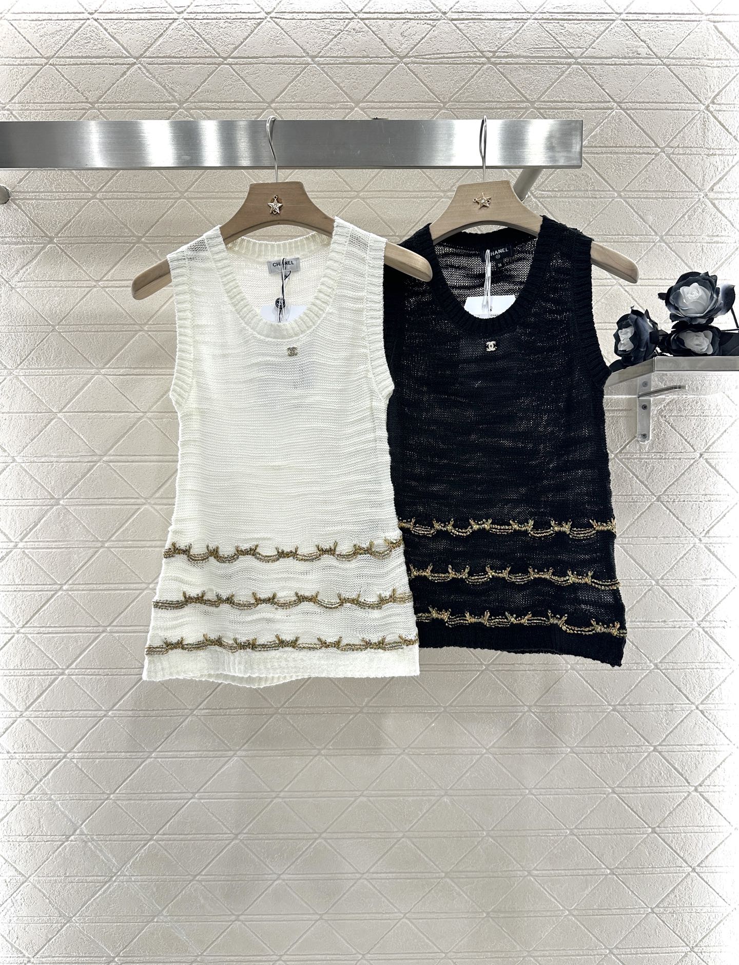 25 new product Embroidered knitted vest