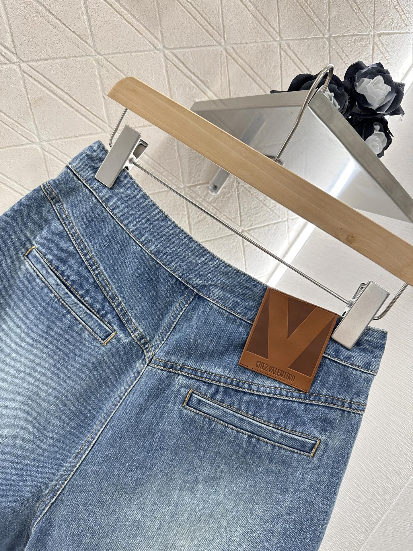 V 2025 new products Denim pocket shorts