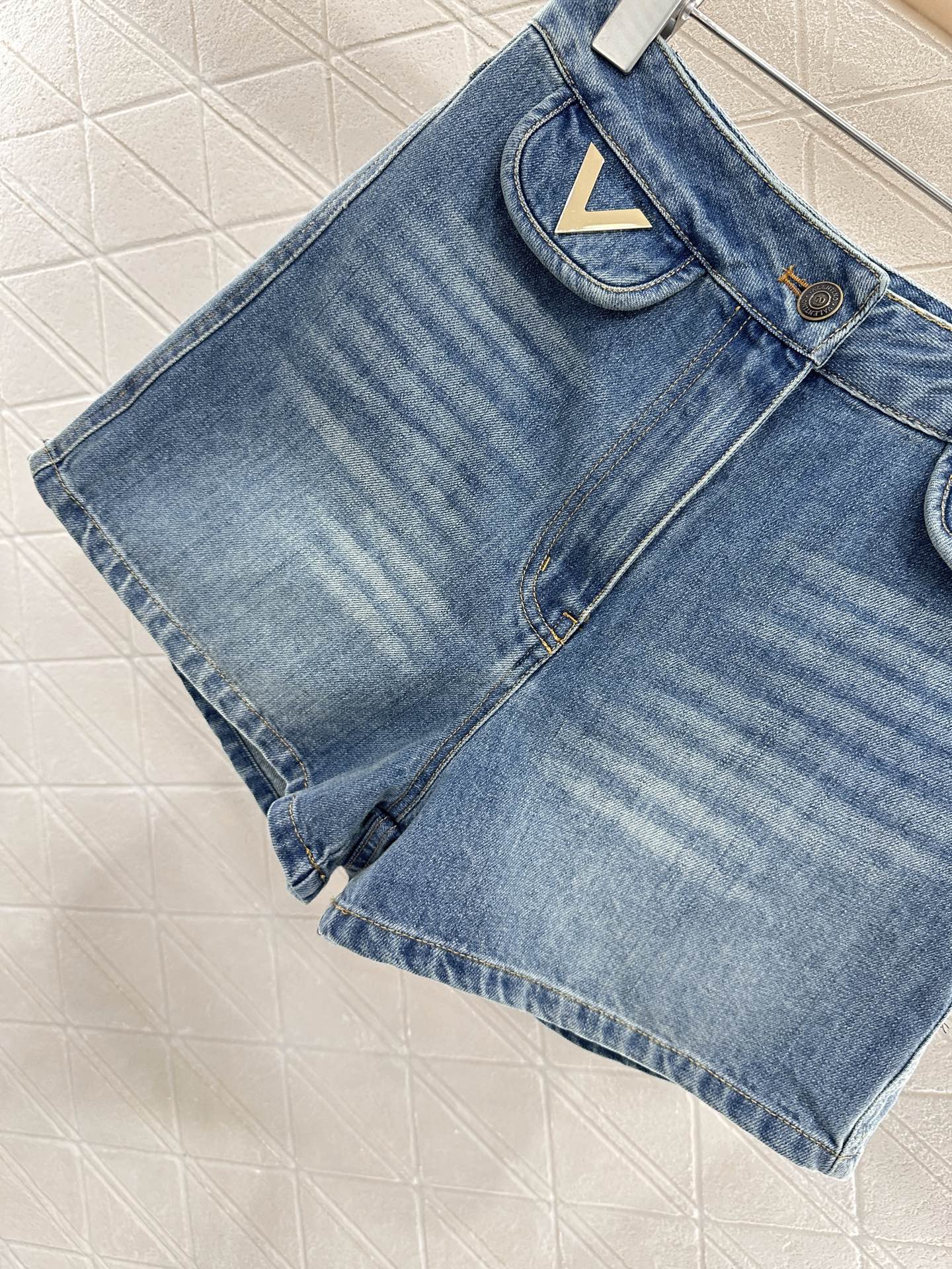V 2025 new products Denim pocket shorts