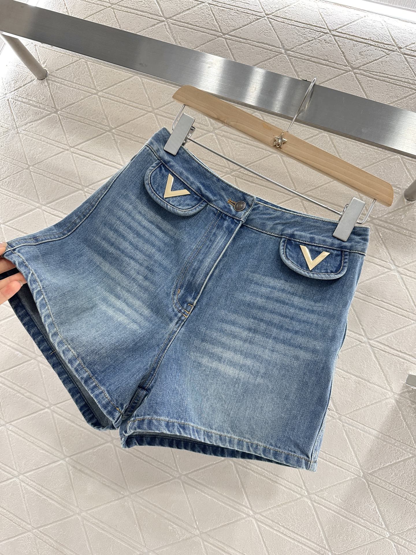 V 2025 new products Denim pocket shorts