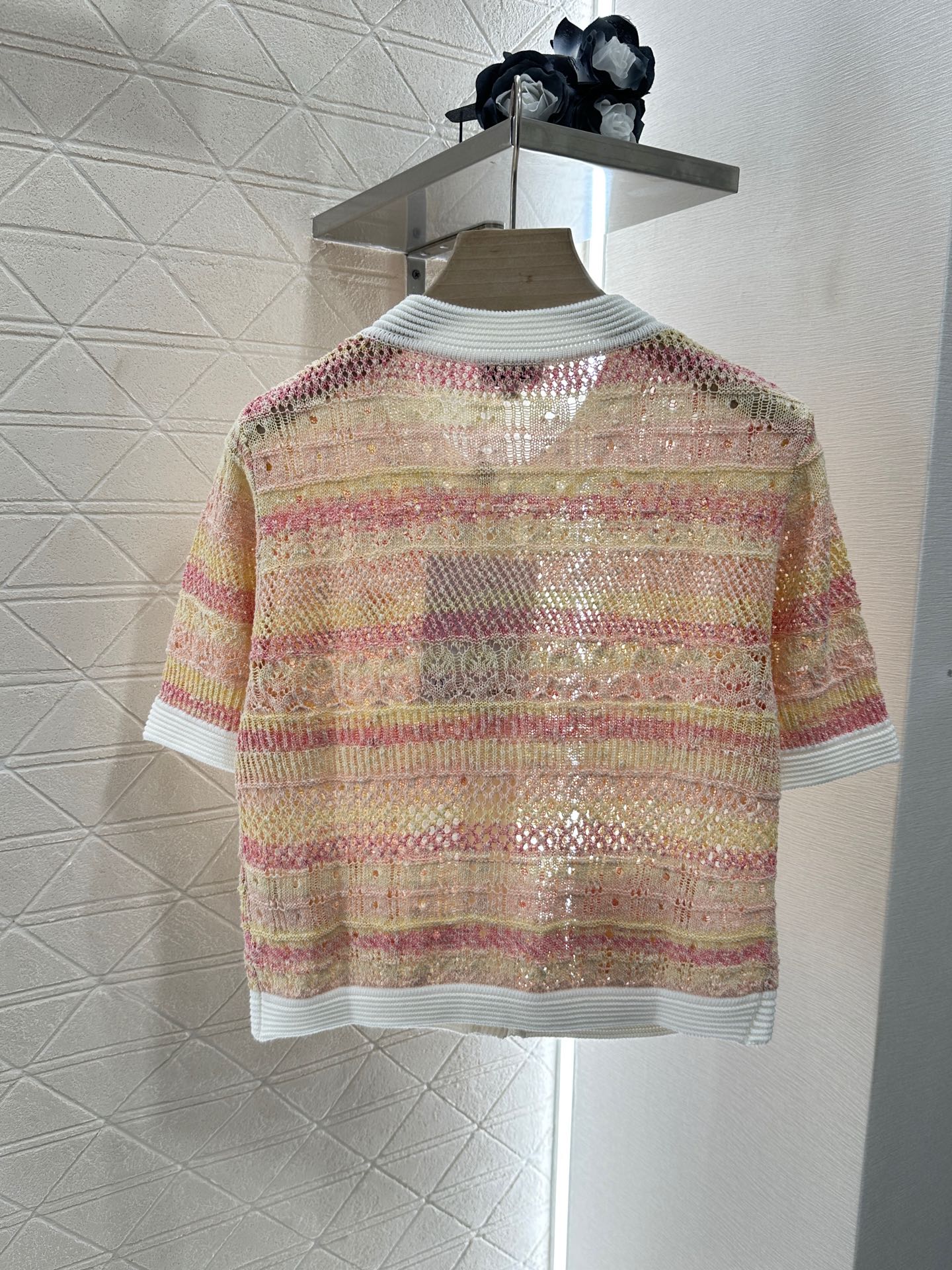 25 new product Hollow knitted cardigan