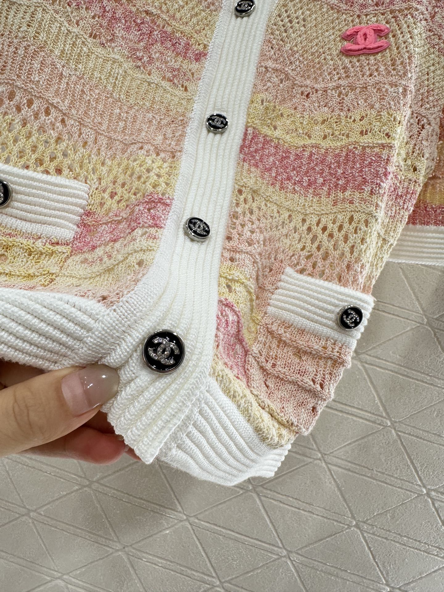 25 new product Hollow knitted cardigan