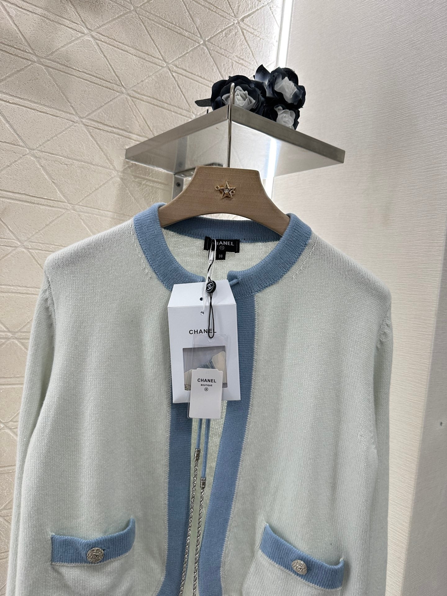 25 new products Knitted cardigan