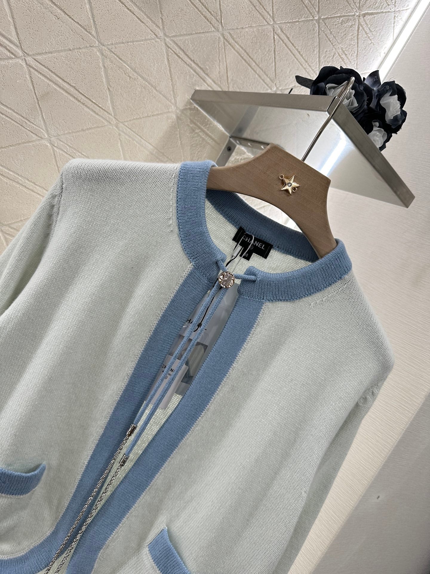 25 new products Knitted cardigan