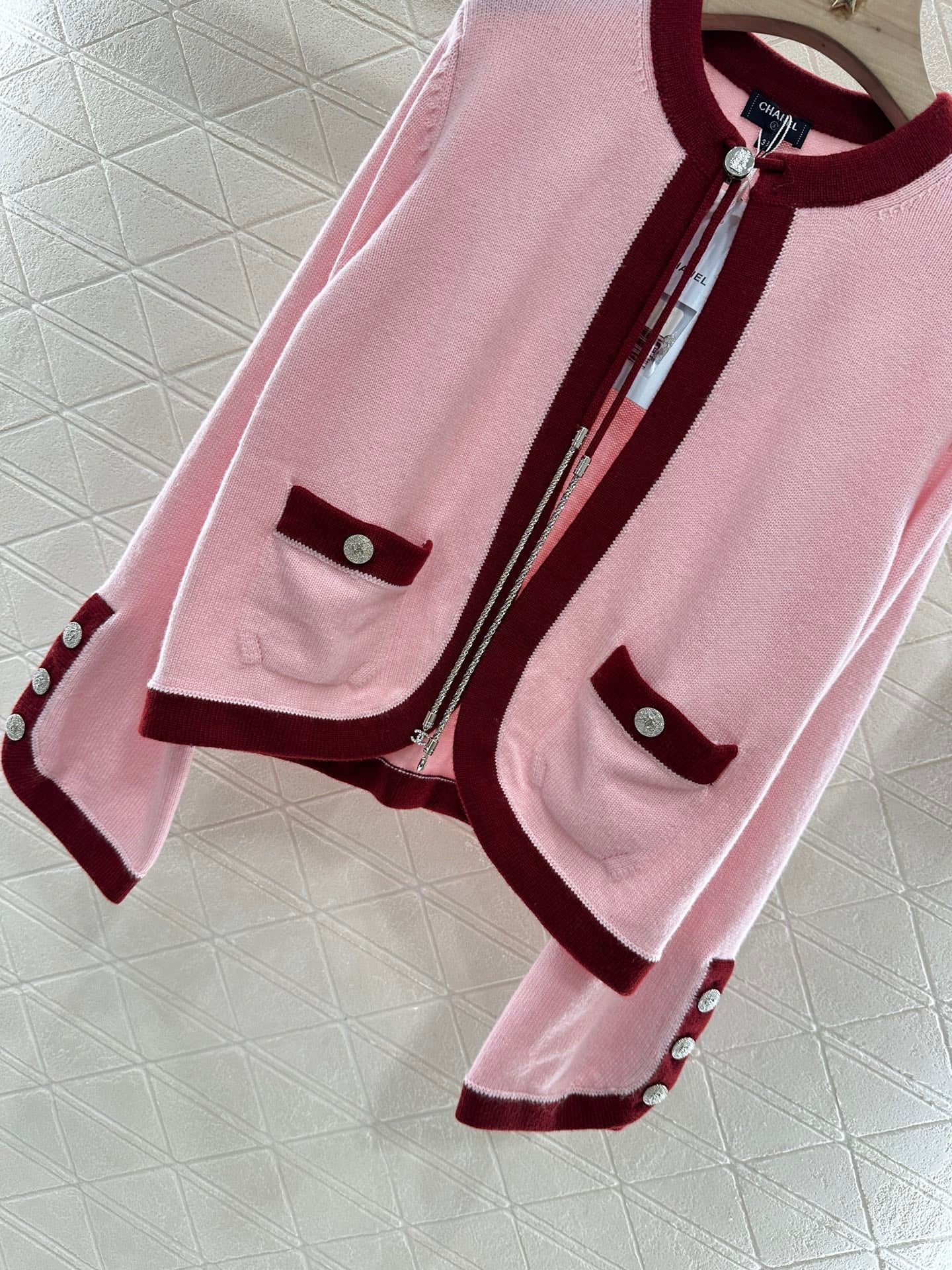 25 new products Knitted cardigan