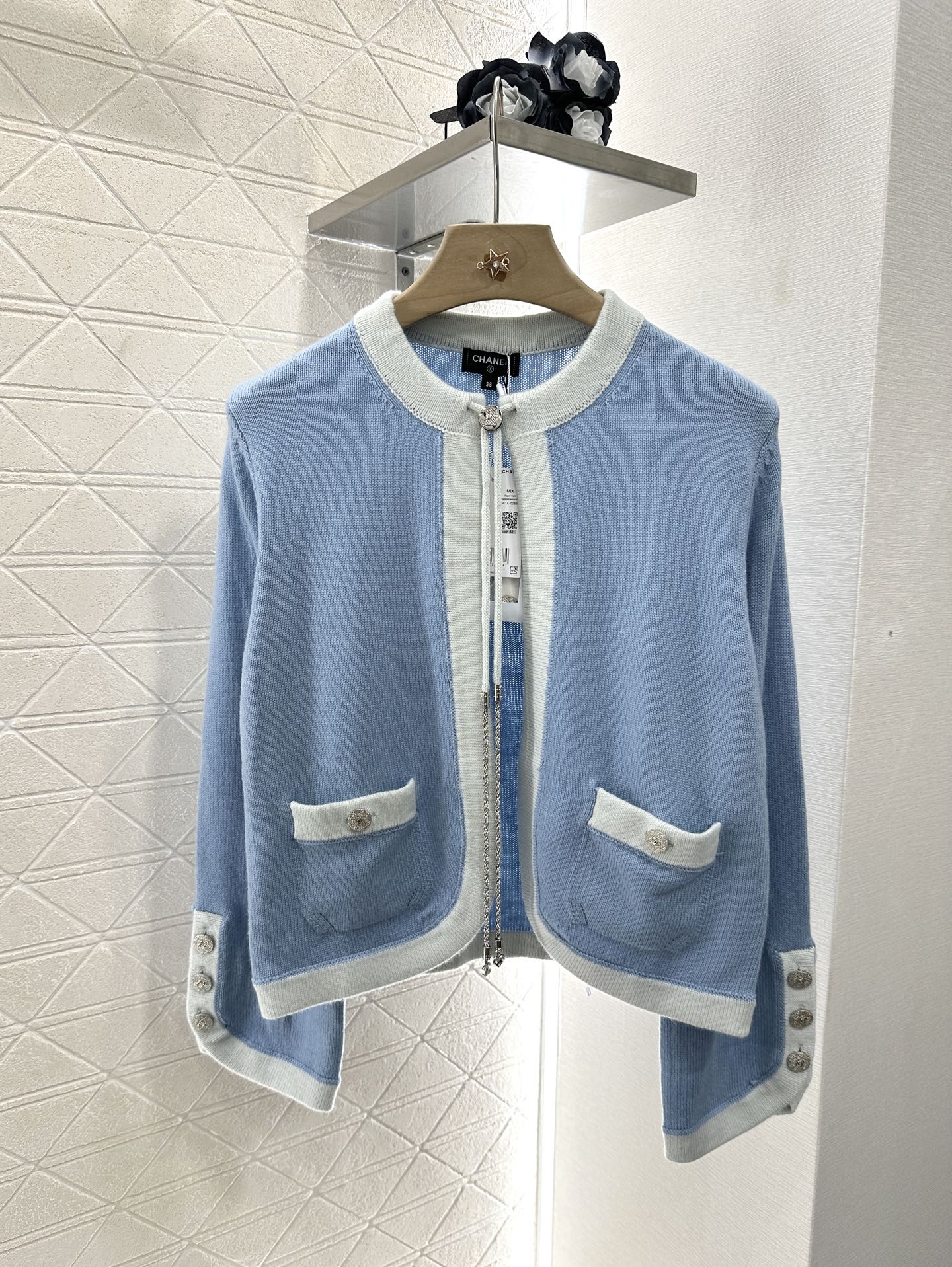 25 new products Knitted cardigan