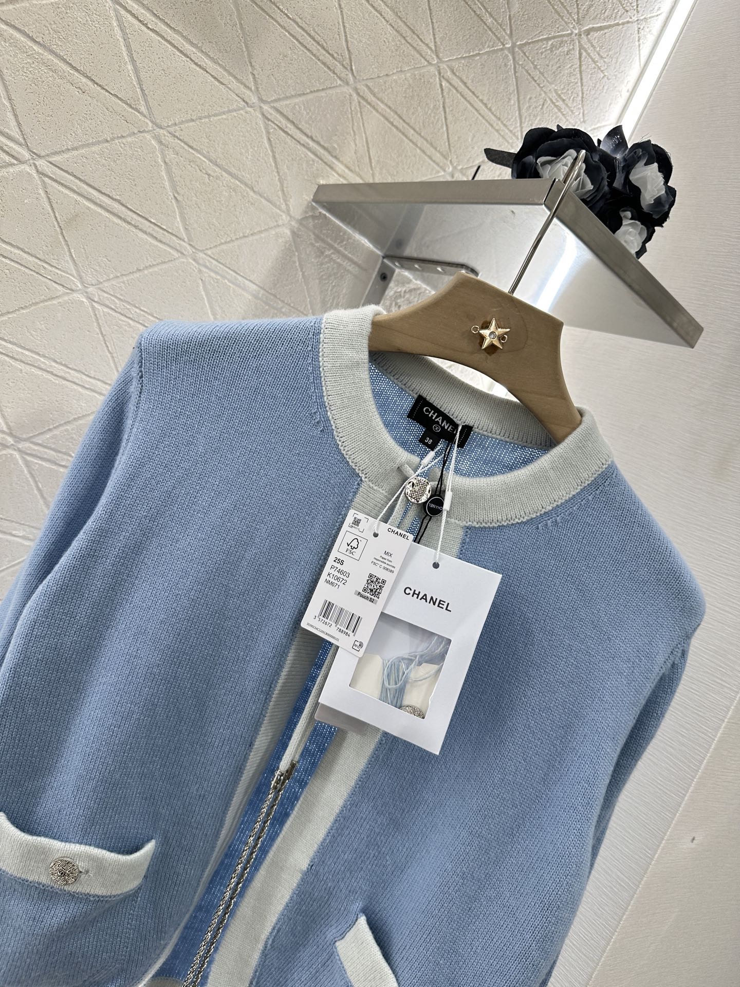 25 new products Knitted cardigan
