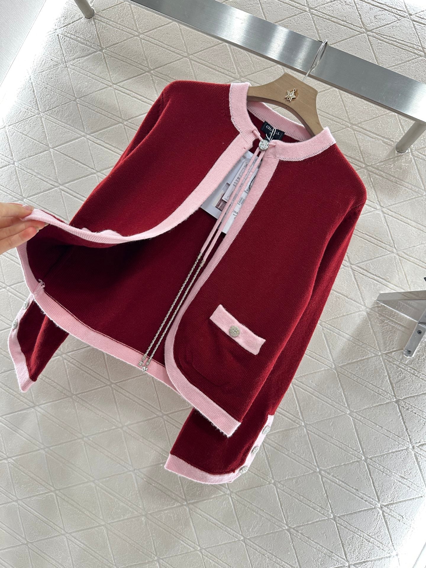 25 new products Knitted cardigan