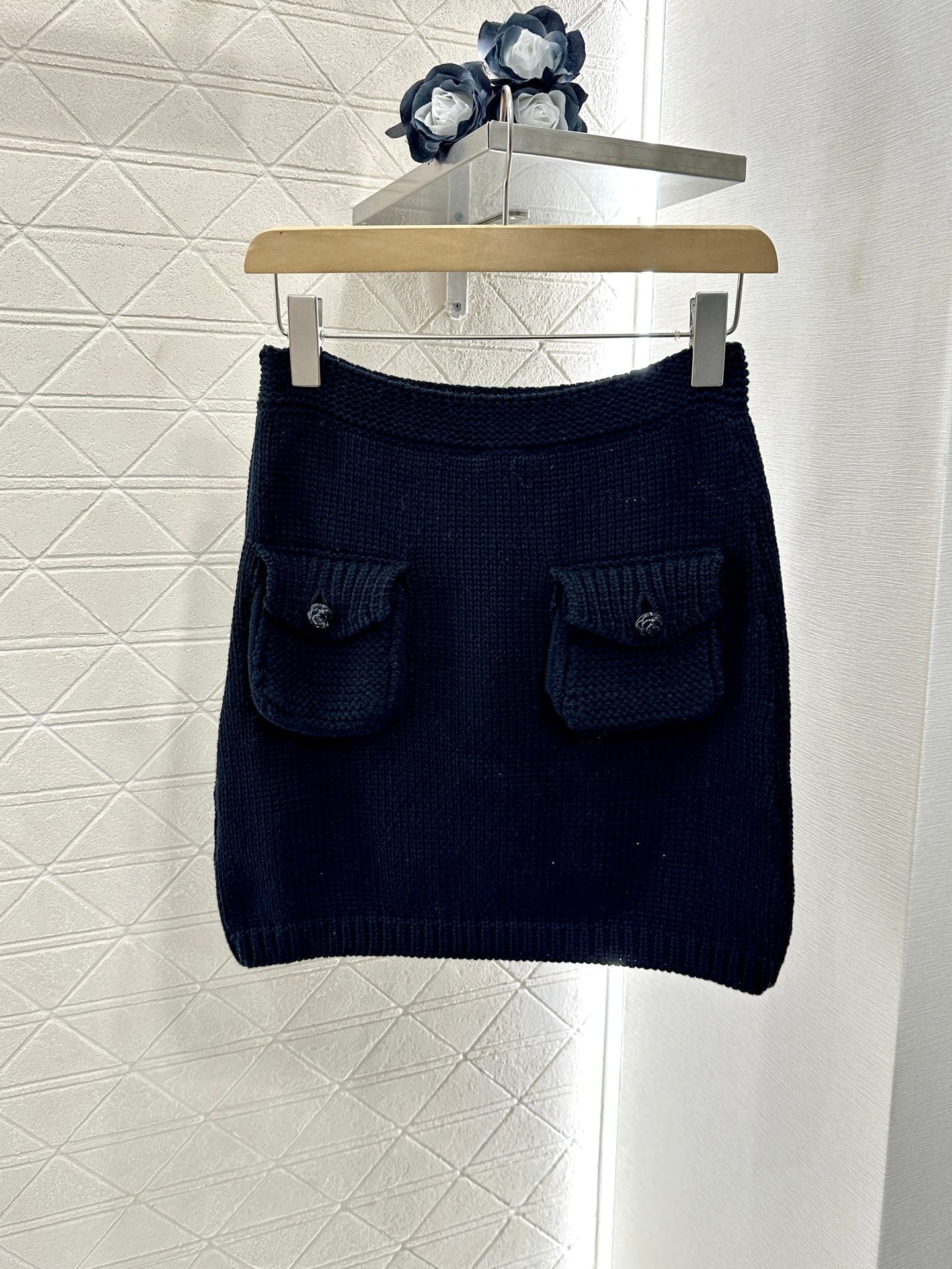 25 new products Cardigan and skirt set