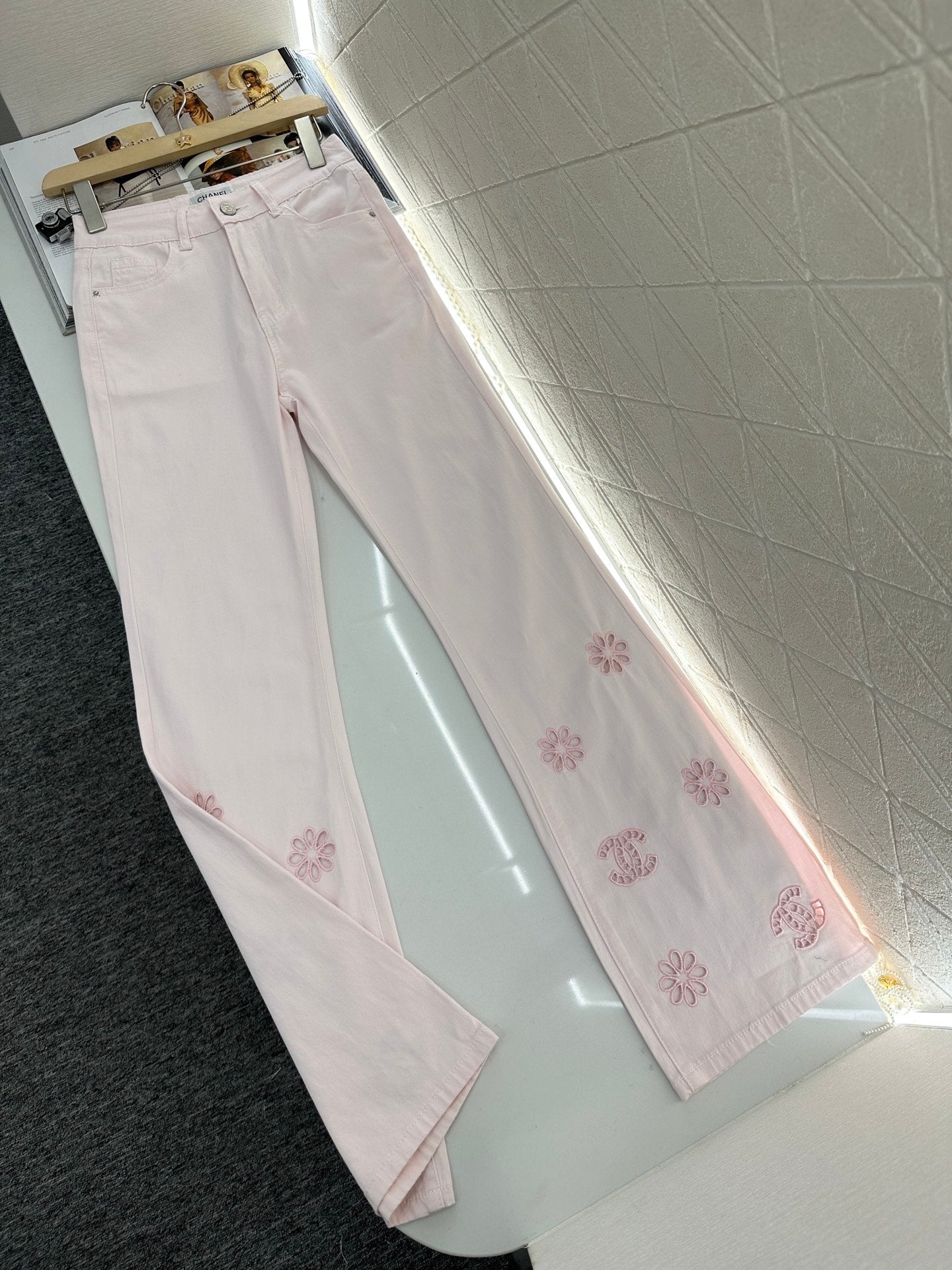 2025 new product Hollow embroidered jeans