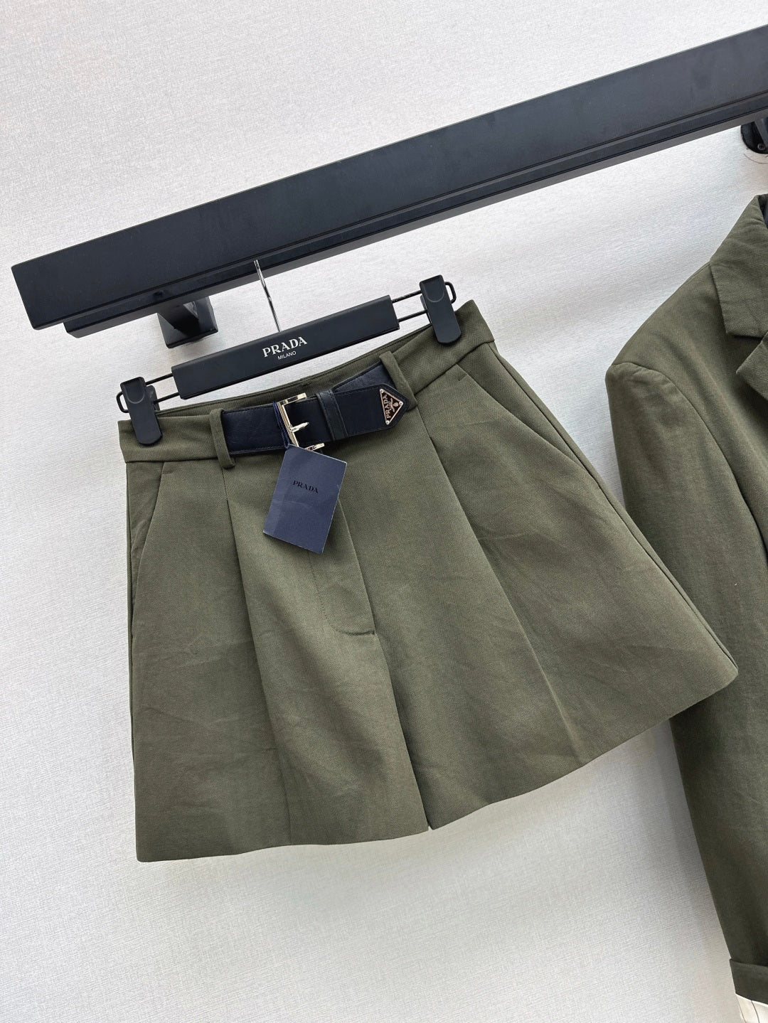 25fw belt skirt