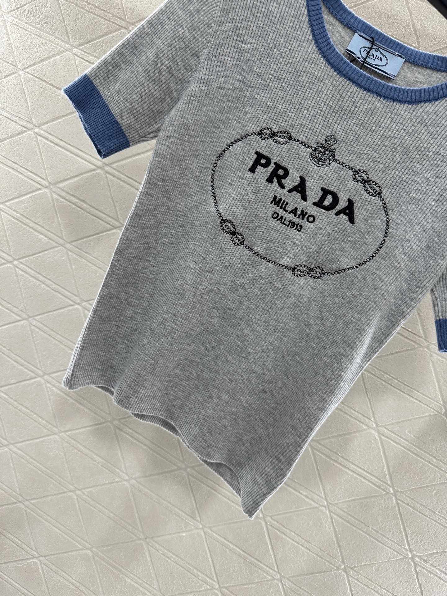 2025 new product Embroidered knitted short sleeves