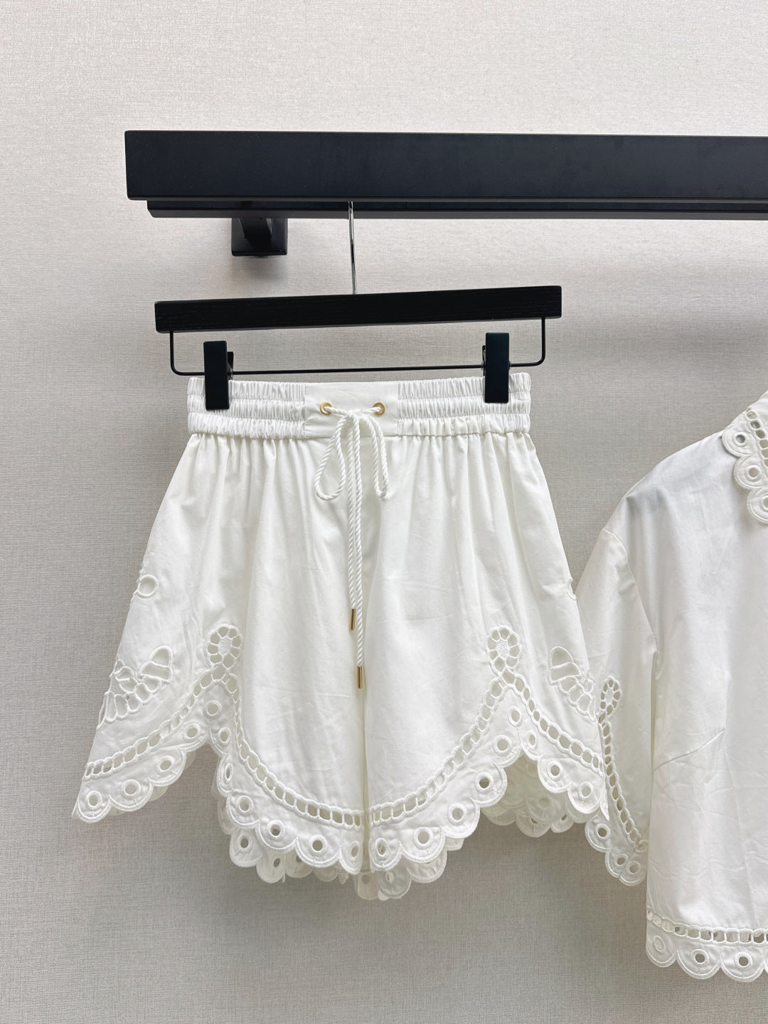 25ss embroidered short