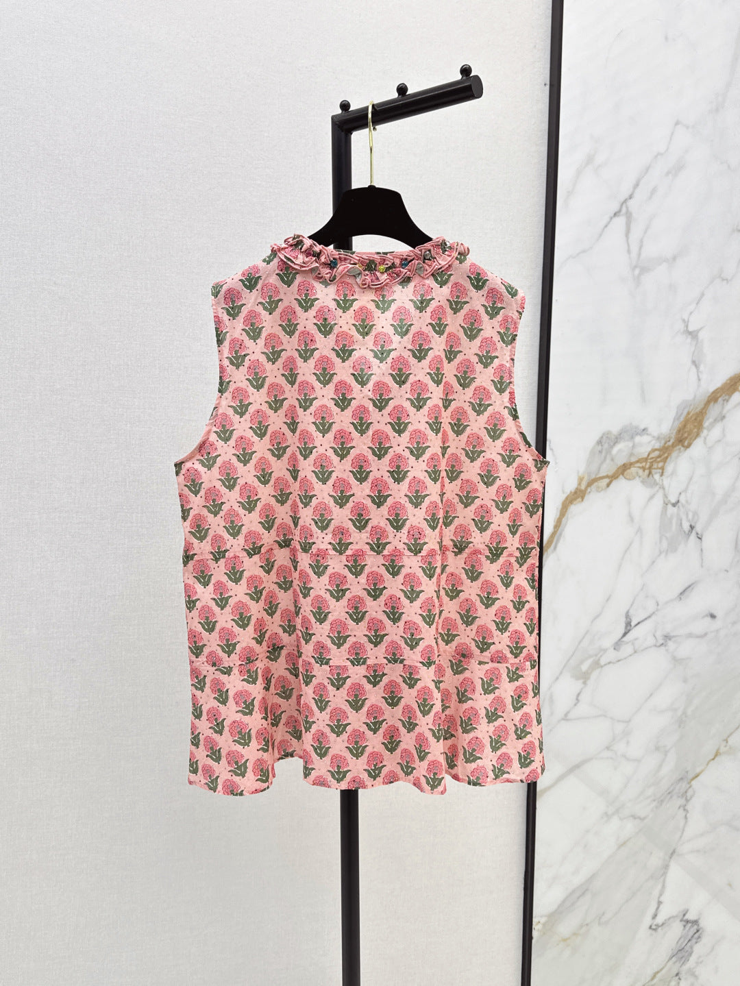 25fw ruffle vest
