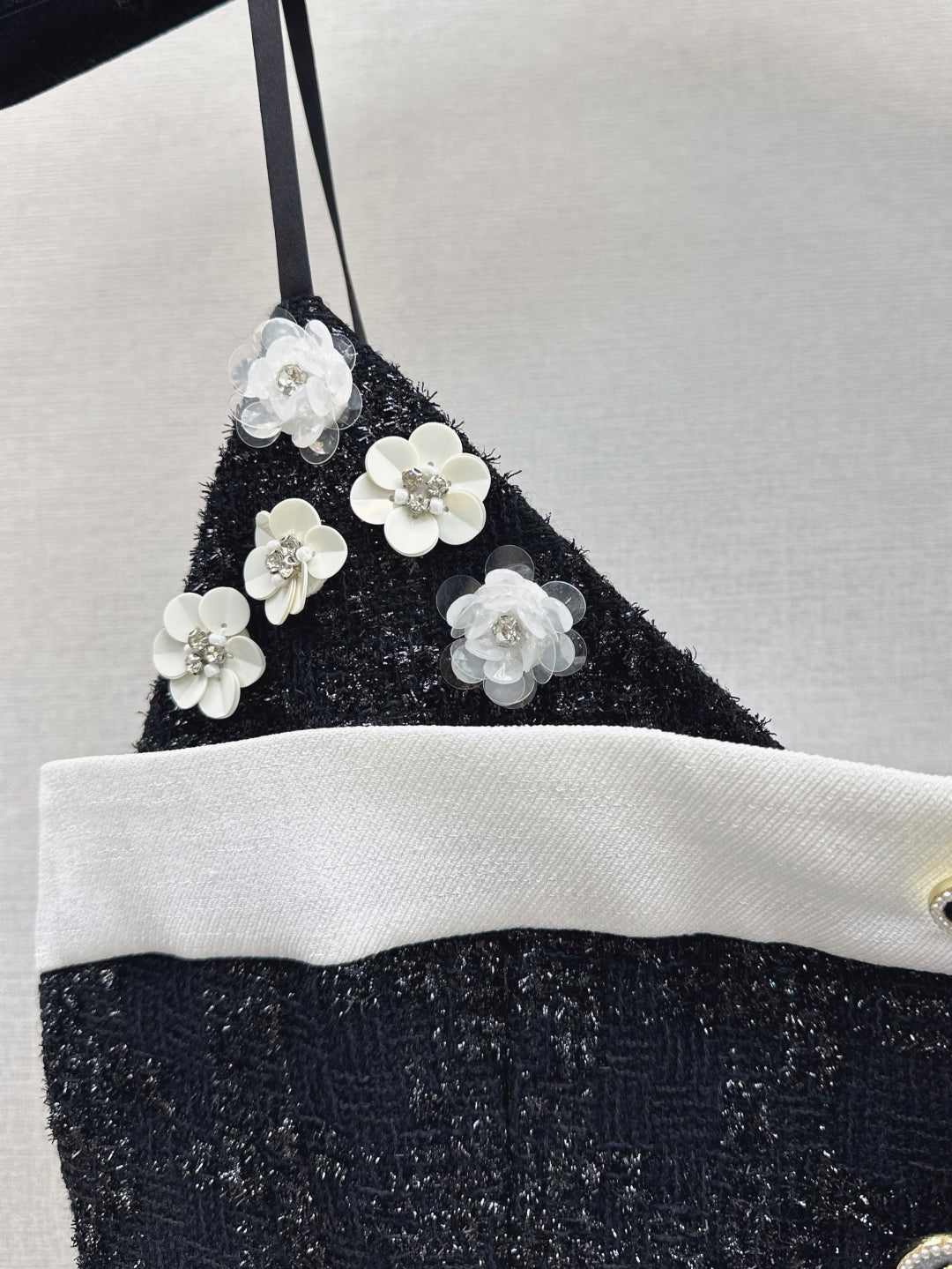 C 25 3D flower decorated sling