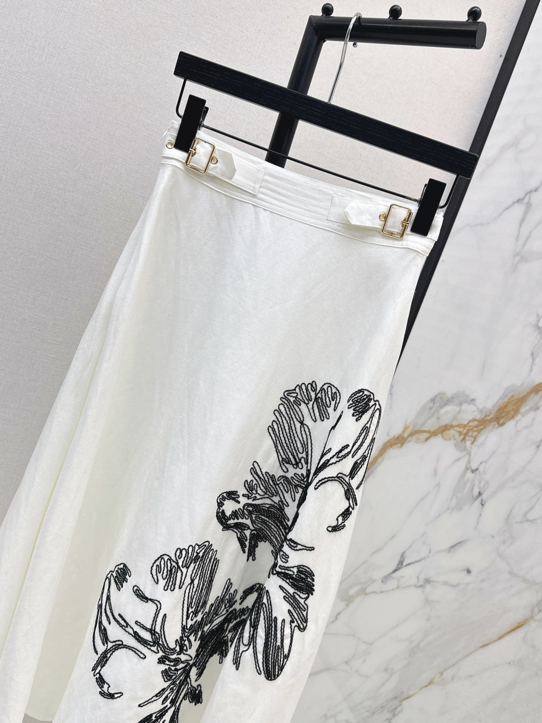 25ss embroidered skirt