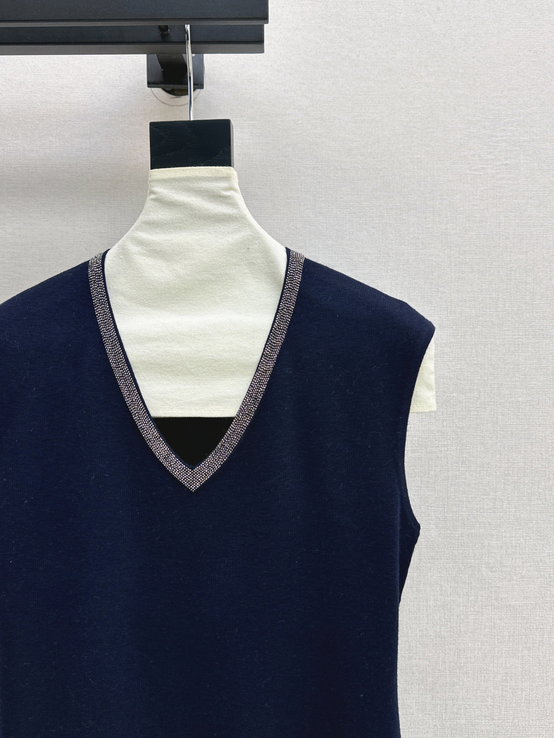 25fw v-neck vest