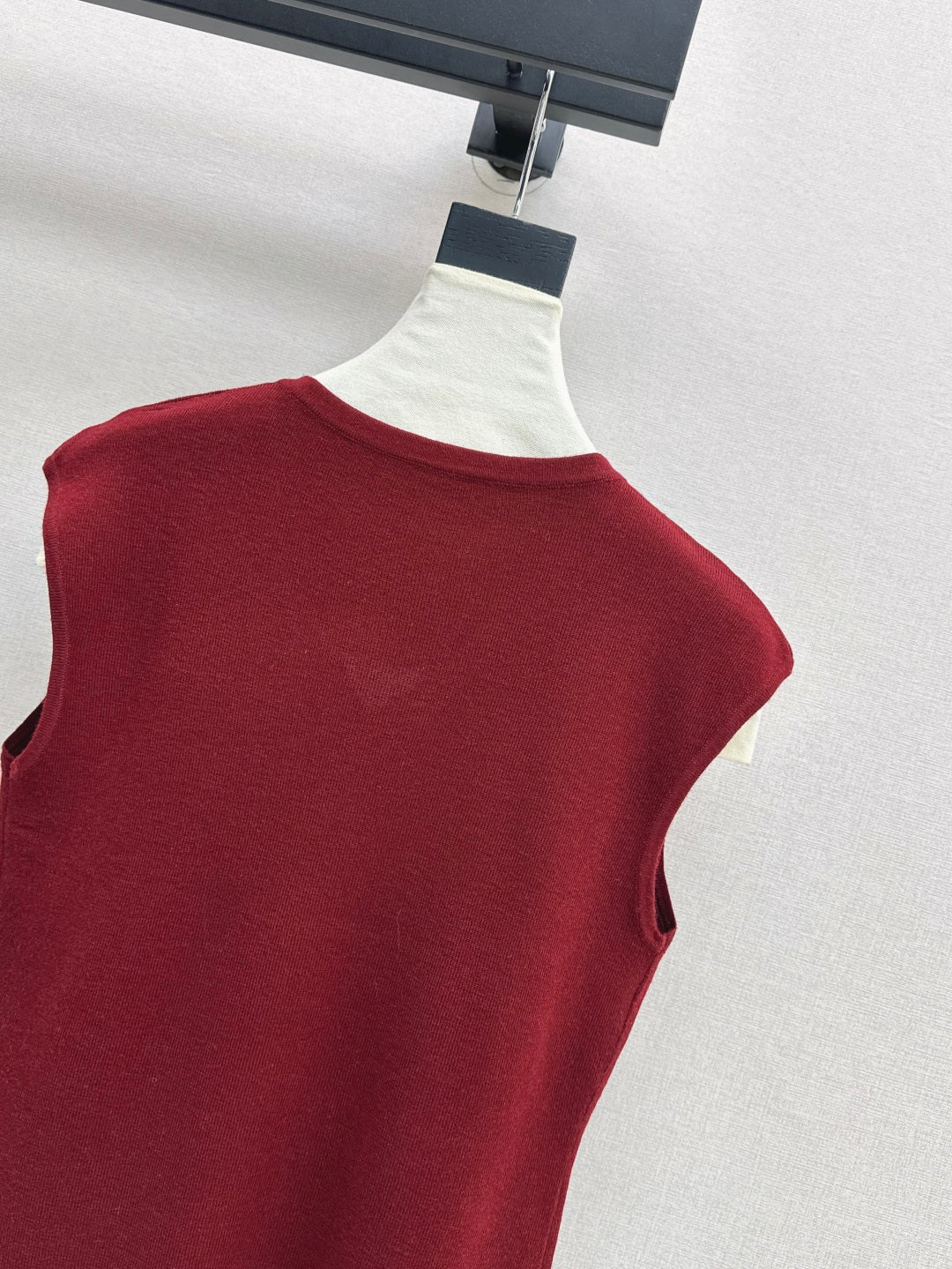 25fw v-neck vest