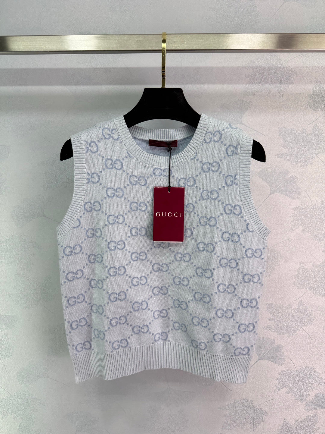 25 Spring and summer new knitted round neck undershirt