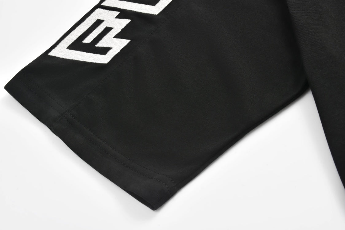 Shoulder embroidered short sleeves