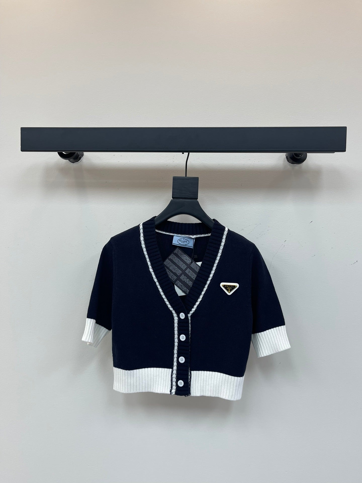 25SS V-neck short sleeved cardigan