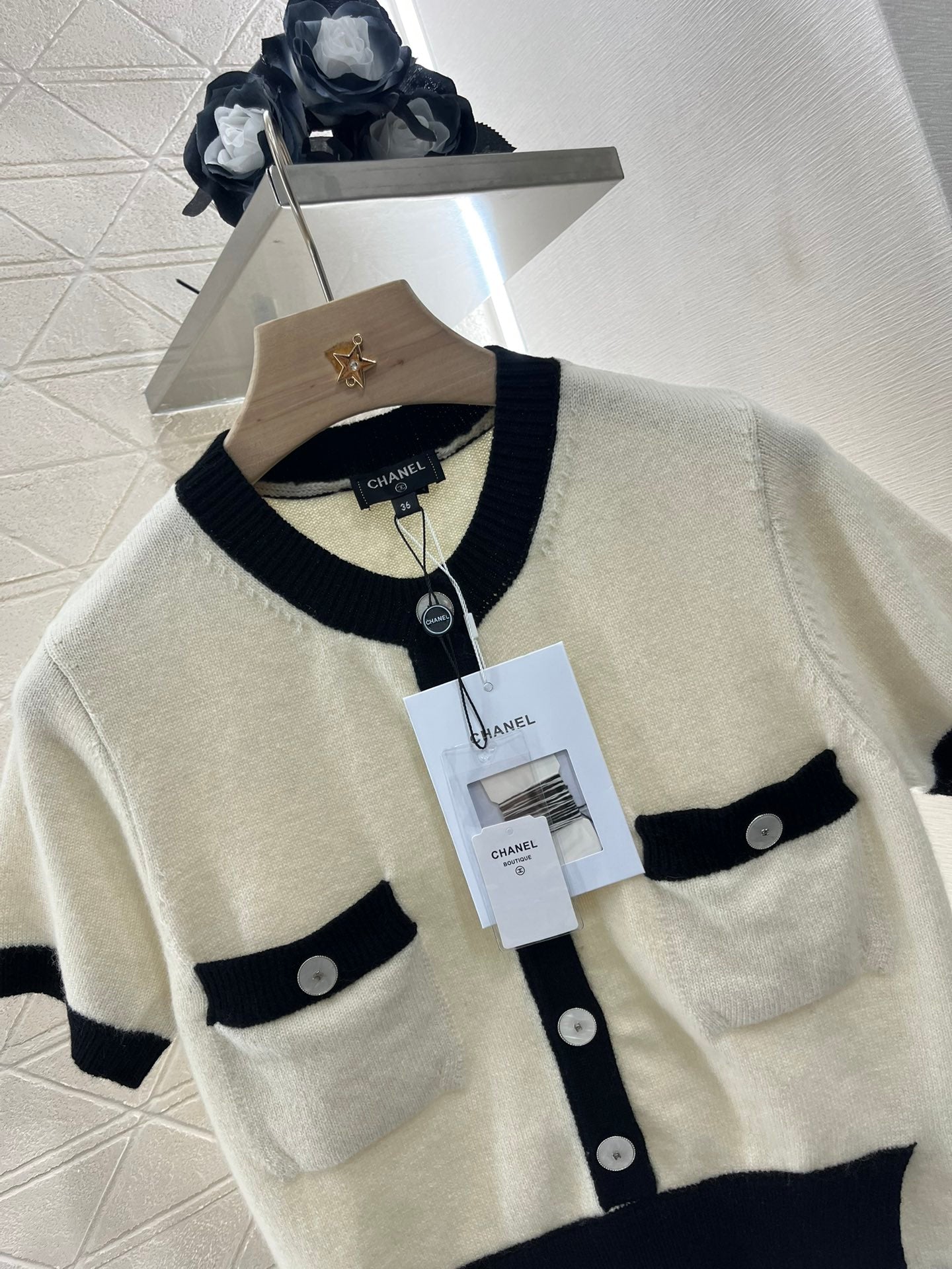 25SS Color blocking knitted short sleeved cardigan