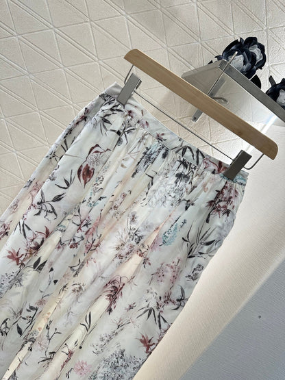 25 High-waisted printed bustier skirt