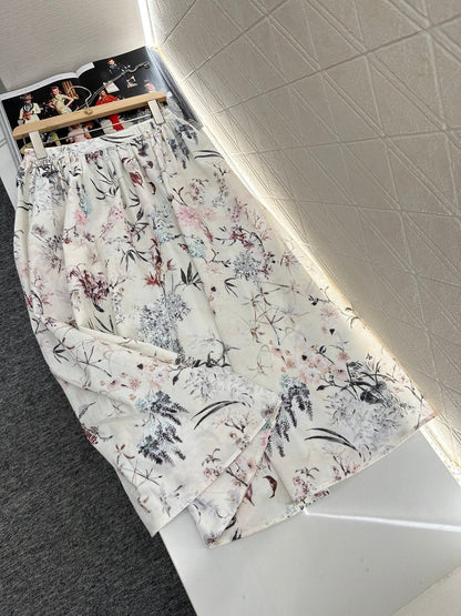 25 High-waisted printed bustier skirt