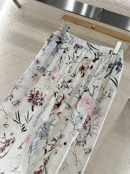 25 High-waisted printed bustier skirt