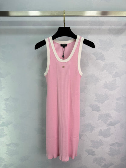 25 Slim knit vest skirt