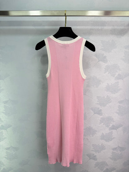 25 Slim knit vest skirt