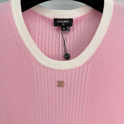 25  Slim fit knitted short sleeved shirt