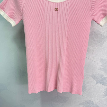 25  Slim fit knitted short sleeved shirt