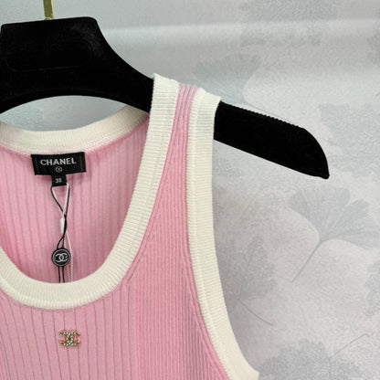 25 Slim knit vest