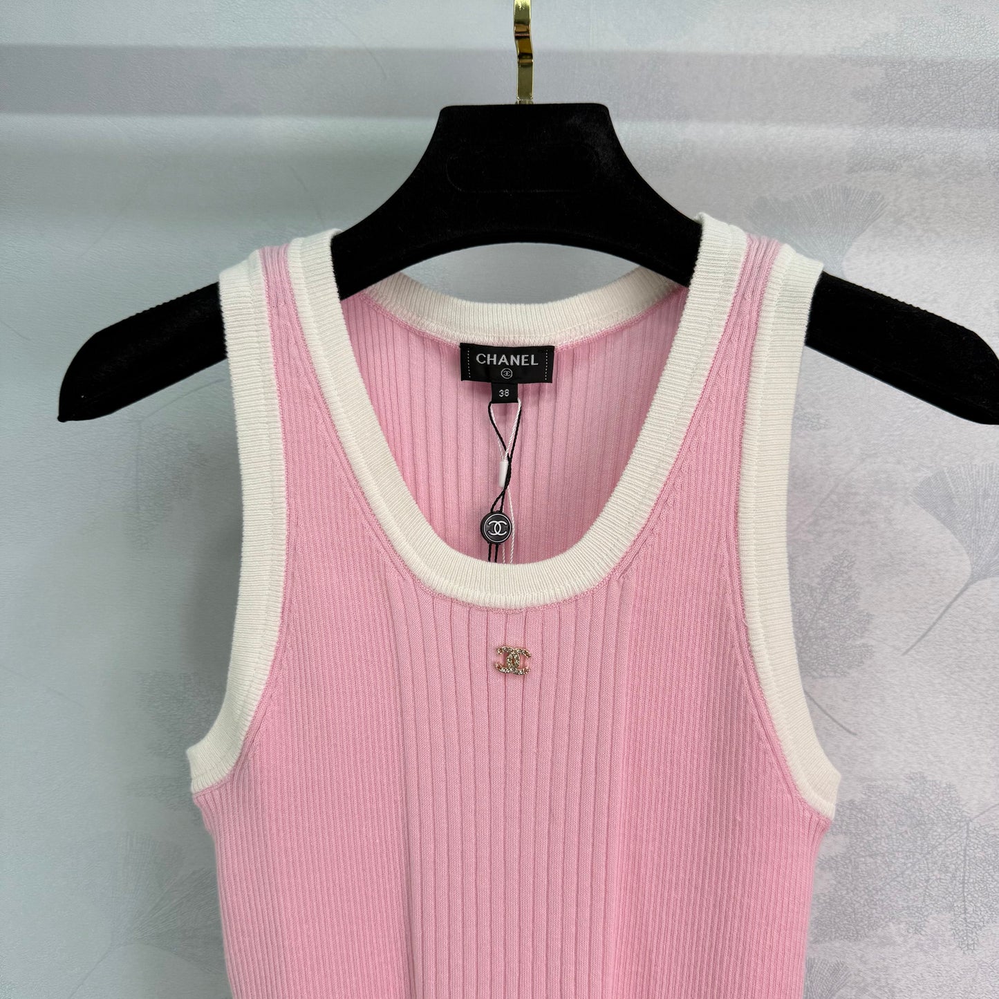 25 Slim knit vest