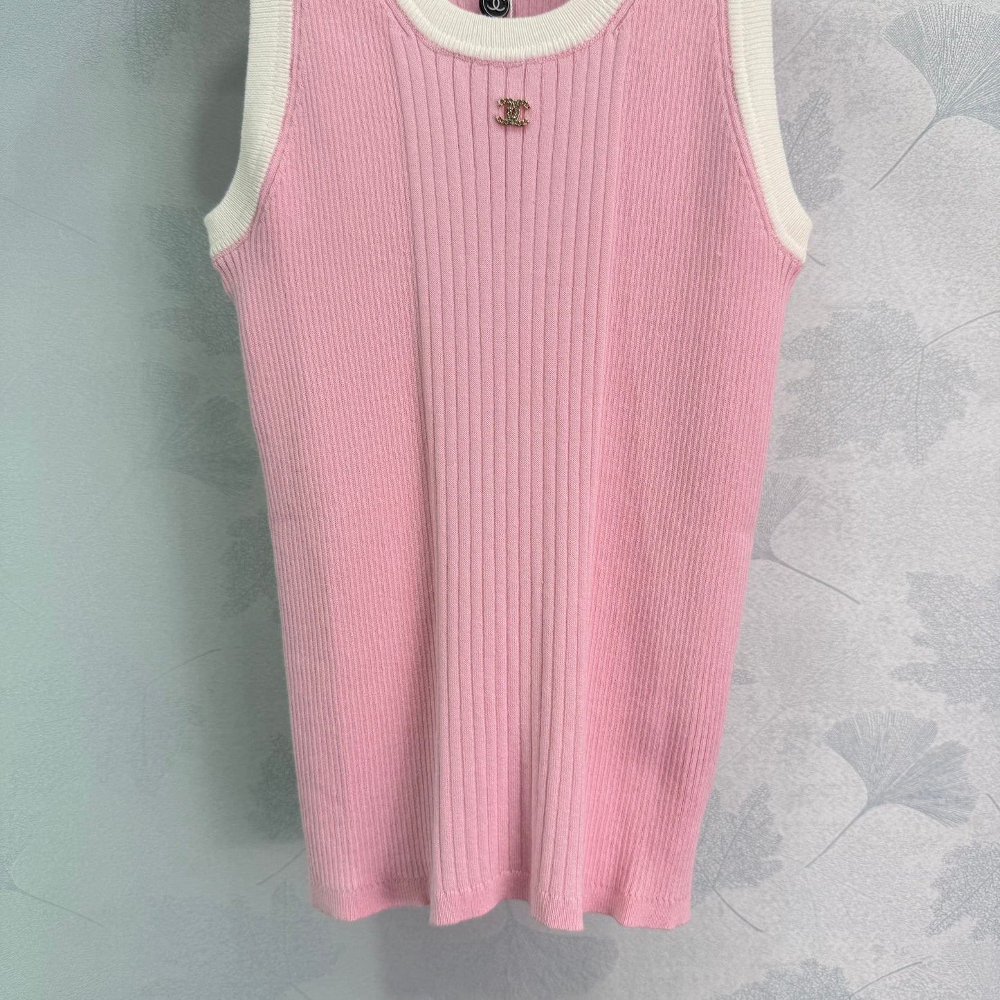 25 Slim knit vest
