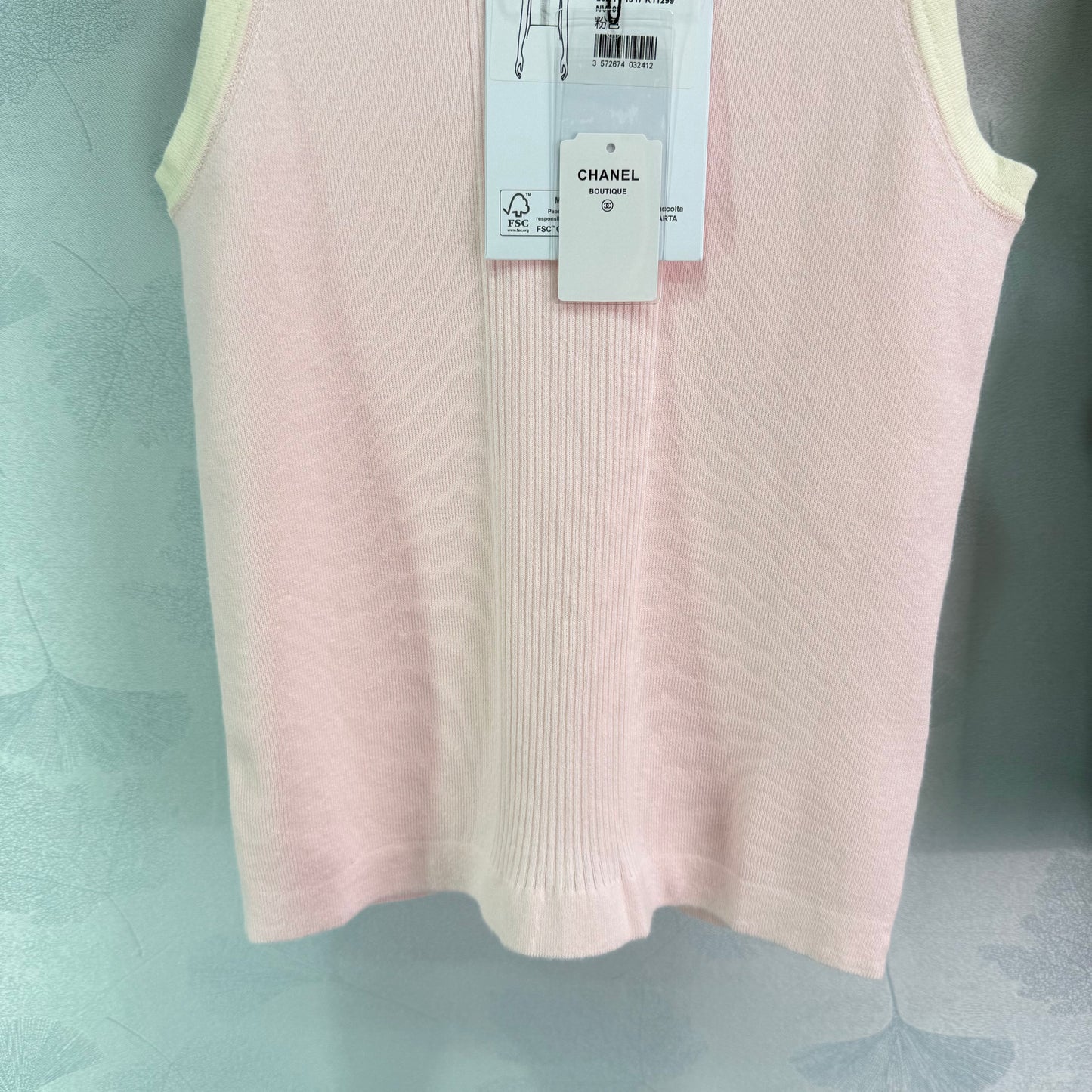 25 Slim knit vest